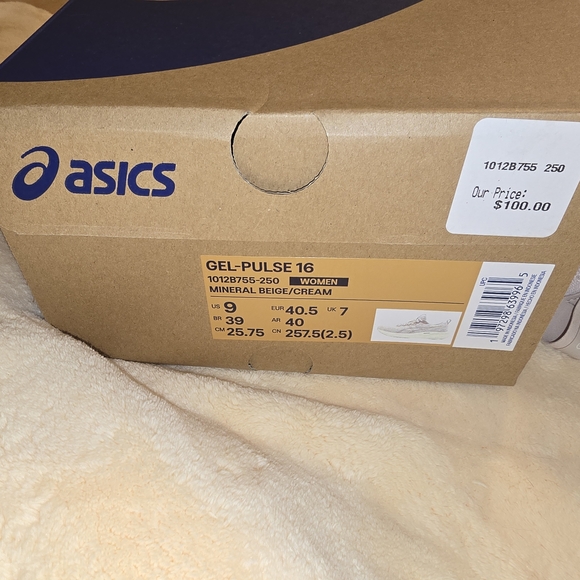 ASICS Gray Athletic Shoes Modern Mesh Design - Picture 3 of 3